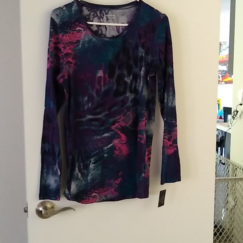 NWT Daisy Fuentes long sleeve shirt